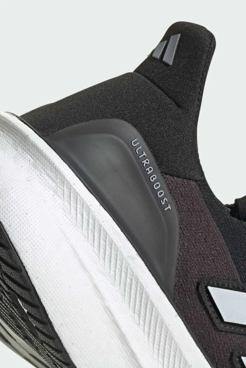 Чоловічі чорні кросівки Ultraboost 5 8