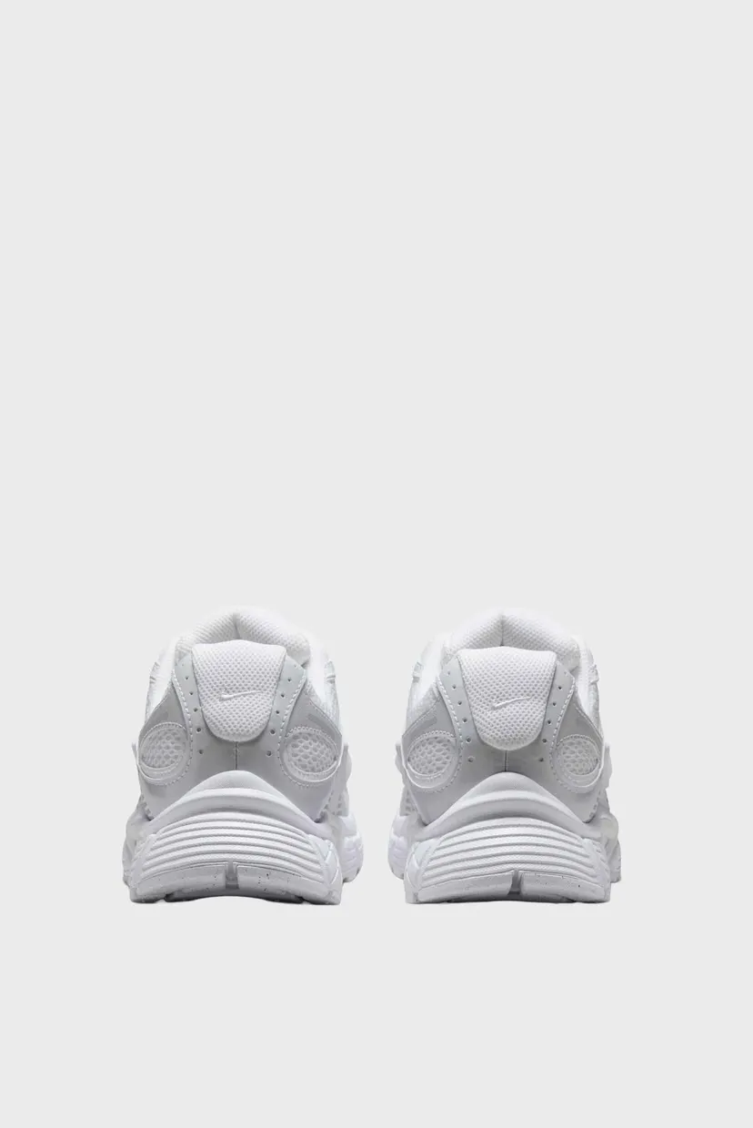 Жіночі білі кросівки W NIKE V5 RNR 5