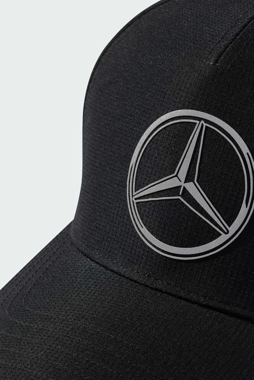 Чорна кепка MERCEDES - AMG PETRONAS FORMULA ONE TEAM MECHANICS CLIMACOOL TRUCKER 3