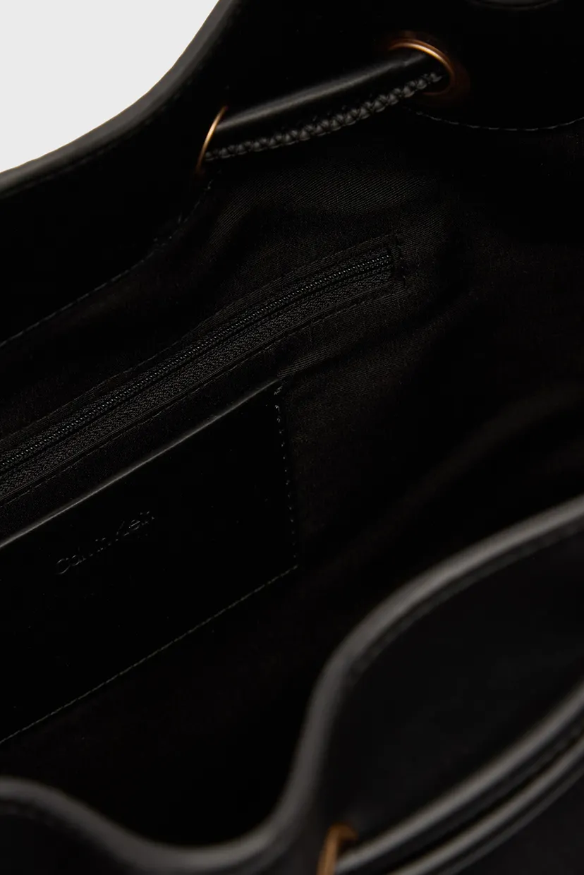 Женская черная сумка BOLD LARGE BUCKET BAG 6