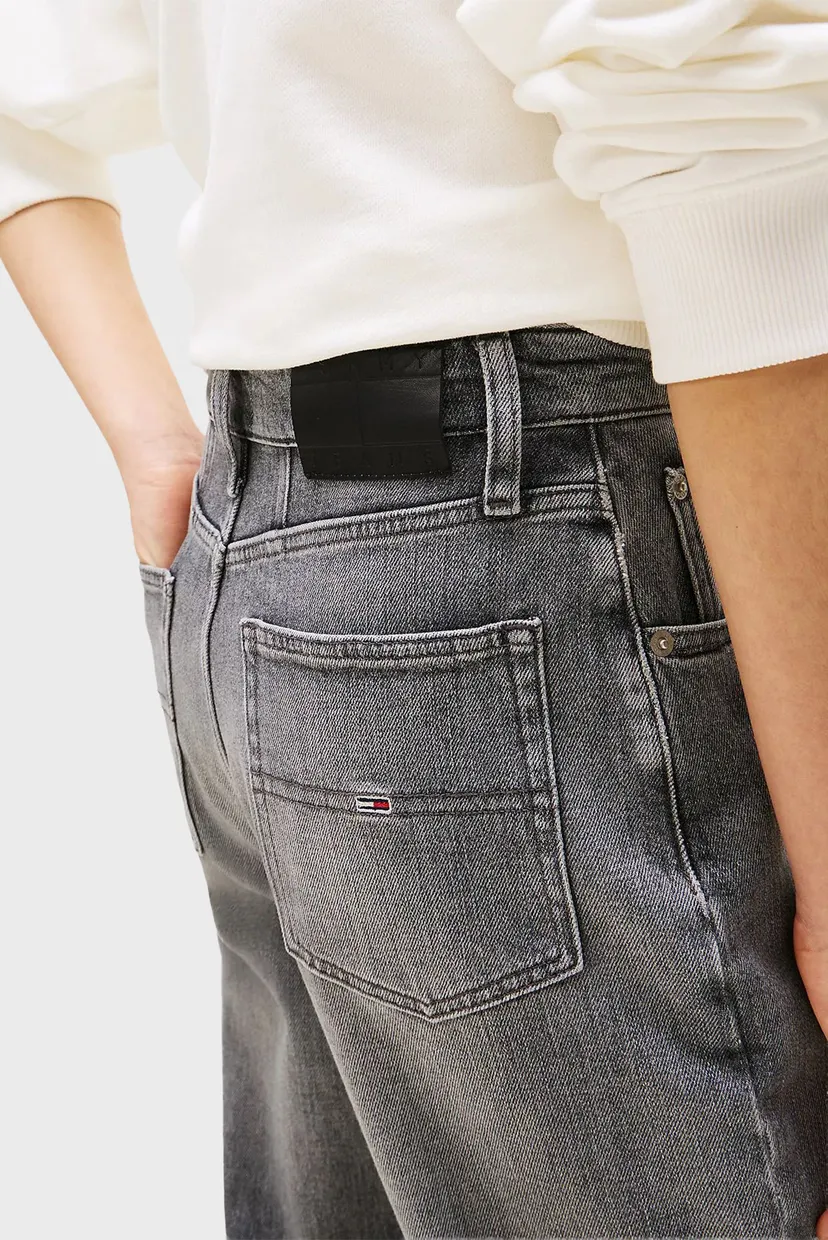Женские серые джинсы MOM Tommy Jeans DW0DW20648 — MD-Fashion