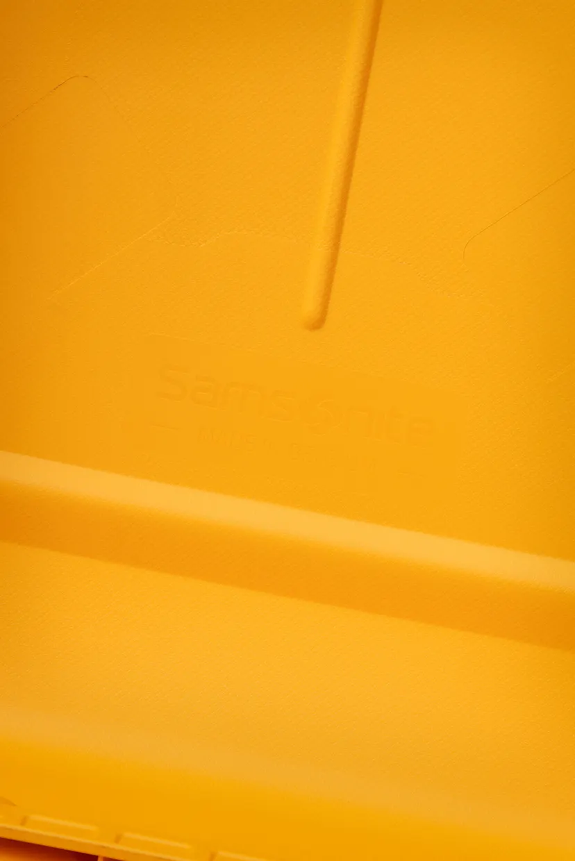 Жовта валіза 55 см ESSENS RADIANT YELLOW 8