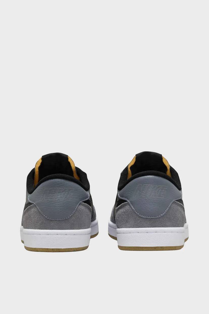 Чоловічі сірі шкіряні снікерси NIKE SB FC CLASSIC 5