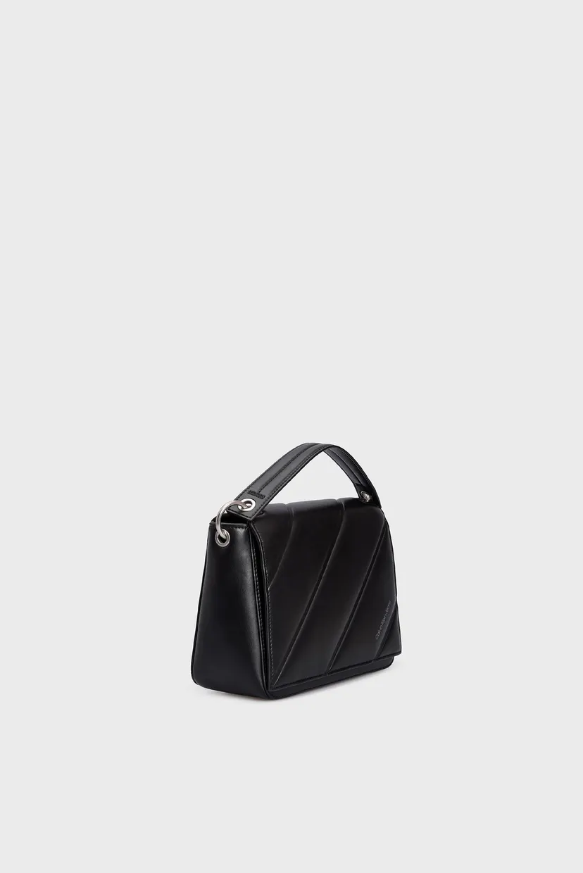 Женская черная сумка QUILTED BOXY FLAP CROSSBODY24 3