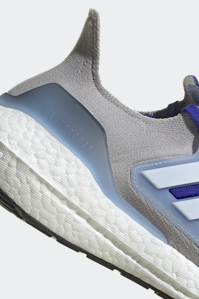 Чоловічі сірі кросівки Ultraboost 22 9