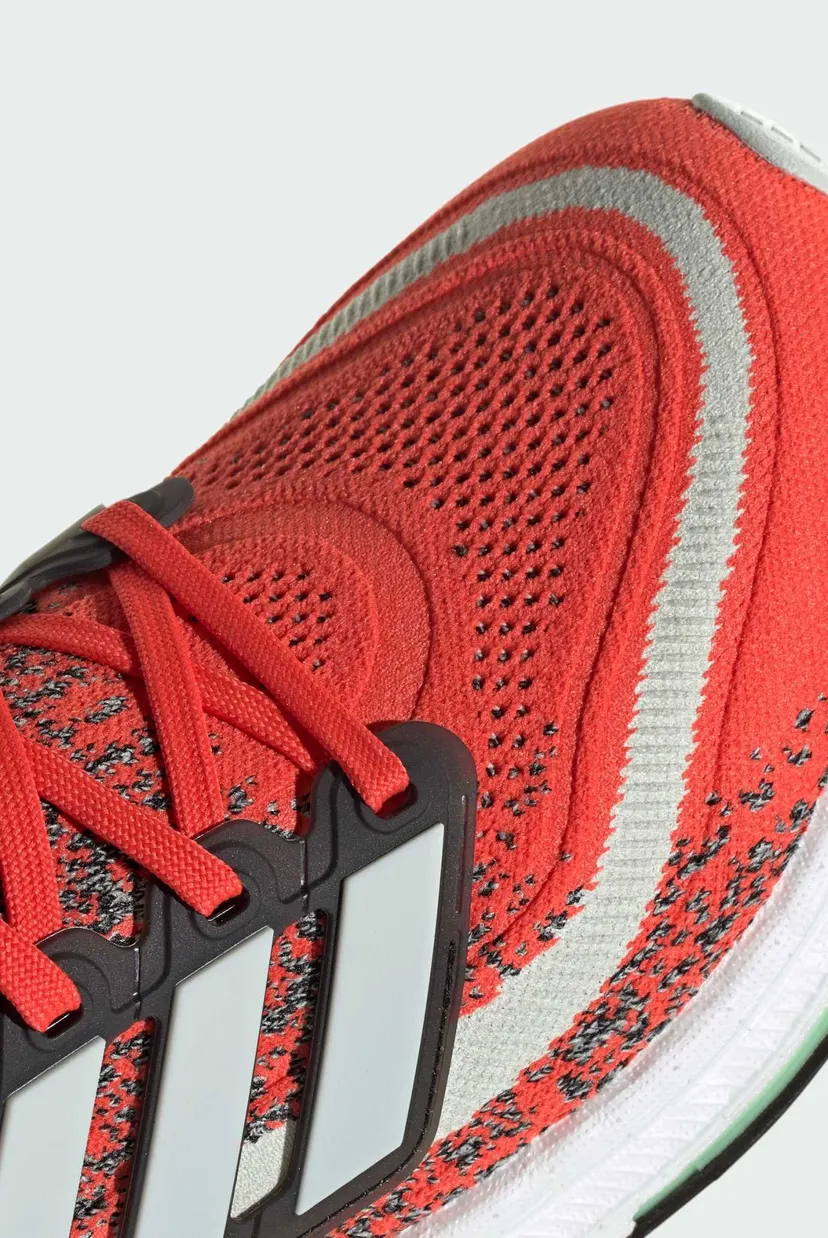 Мужские оранжевые кроссовки Ultraboost Light 8