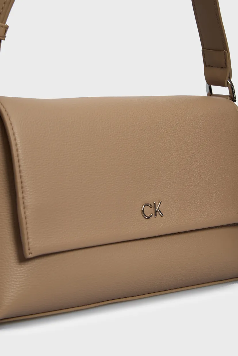 Женская коричневая сумка CK DAILY SHOULDER BAG PEBBLE 6