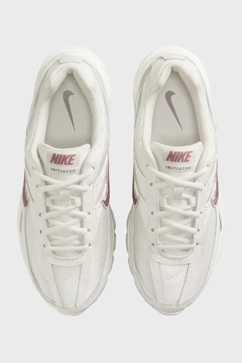 Жіночі білі кросівки WMNS NIKE INITIATOR 4