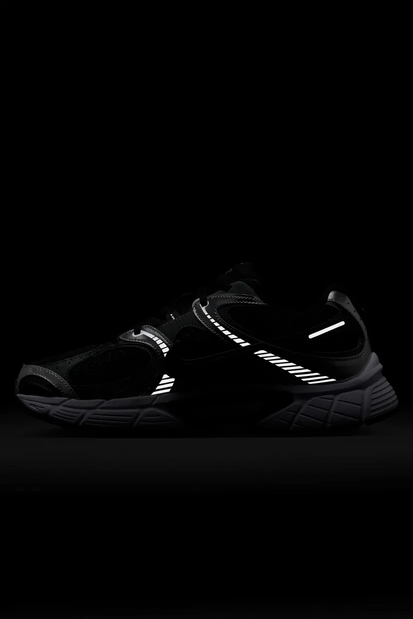 Мужские черные кроссовки NIKE V5 RNR 8