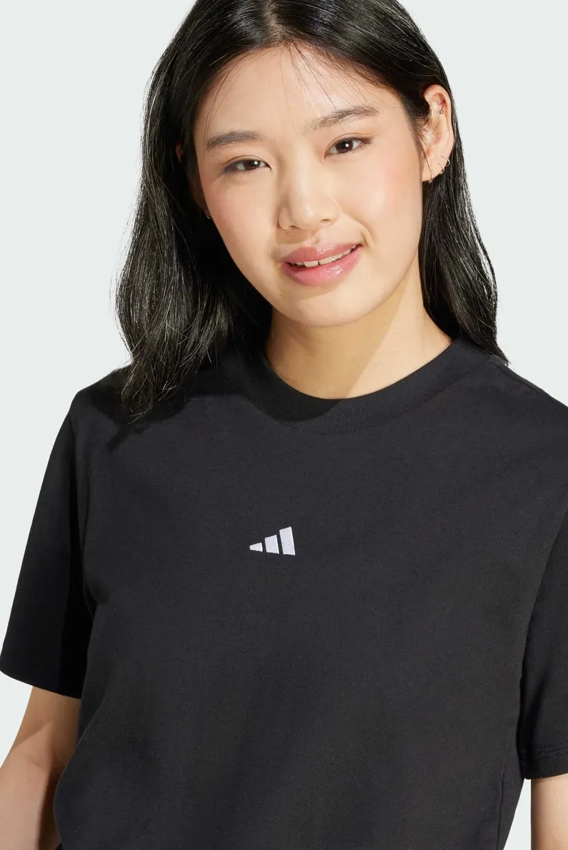 Женская черная футболка Essentials Small Logo Cotton 4