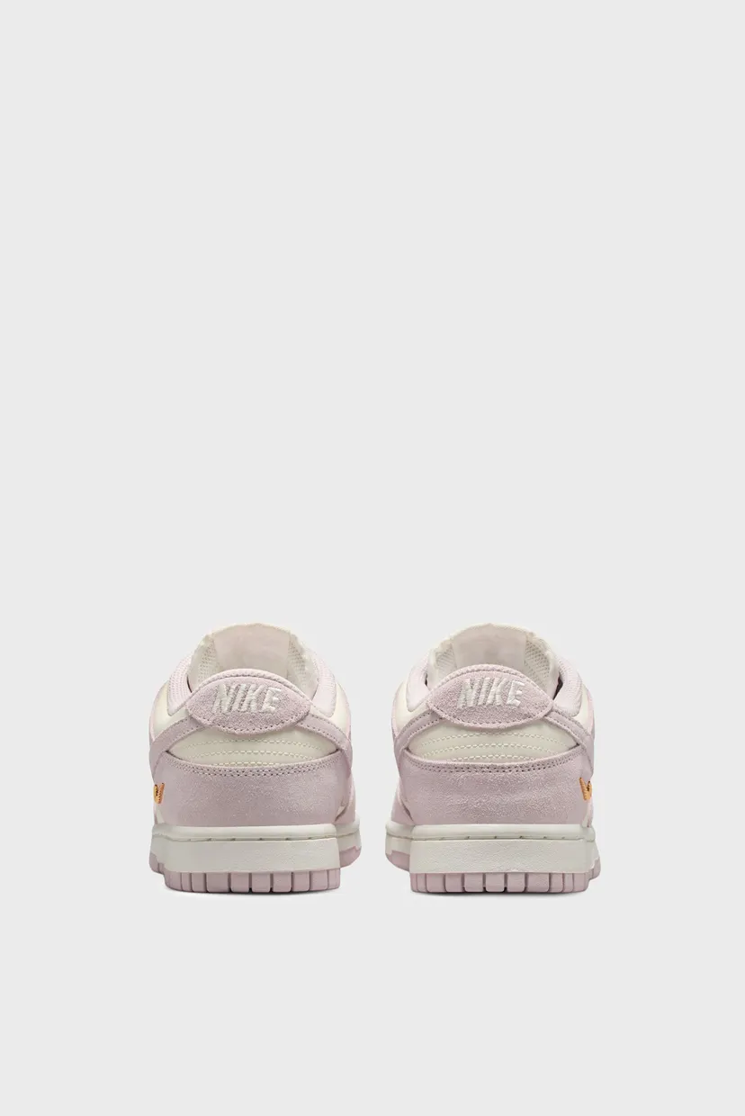 Жіночі замшеві кросівки WMNS NIKE DUNK LOW 5