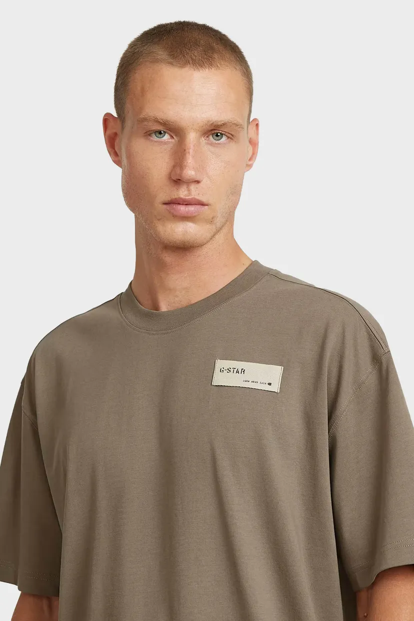 Мужская бежевая футболка HB badge relaxed 4