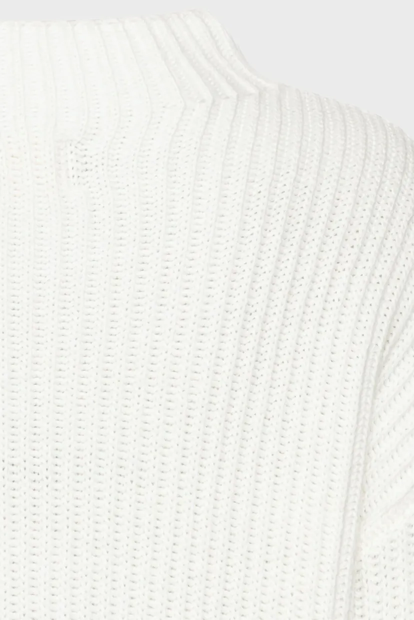 Жіночий білий светр KNITWEAR 4