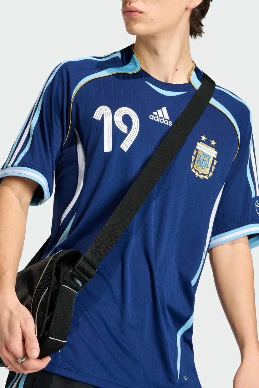 Мужская синяя футболка Argentina 2006 Messi 4