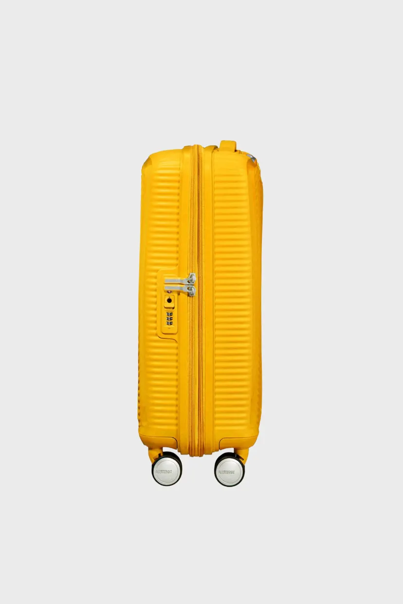 Желтый чемодан 55 см SOUNDBOX YELLOW 3