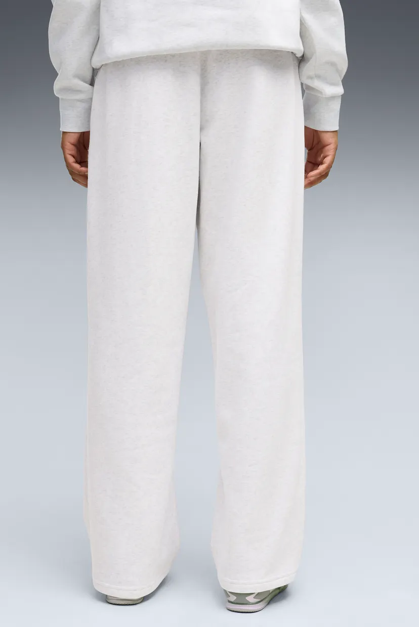 Женские белые спортивные брюки PUMA Class Straight Leg Fleece Pants Women 3