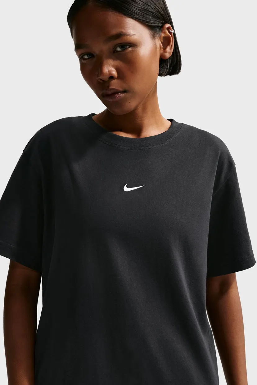 Женская черная футболка W NSW CLASSIC SS TEE Nike IH7601-010 — MD