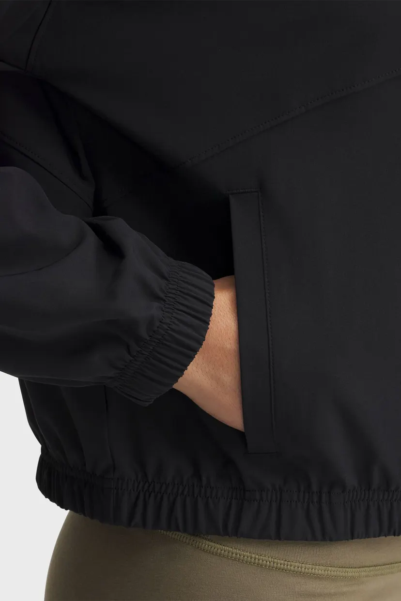 Жіноча чорна вітровка UA Rival Woven Jacket 3