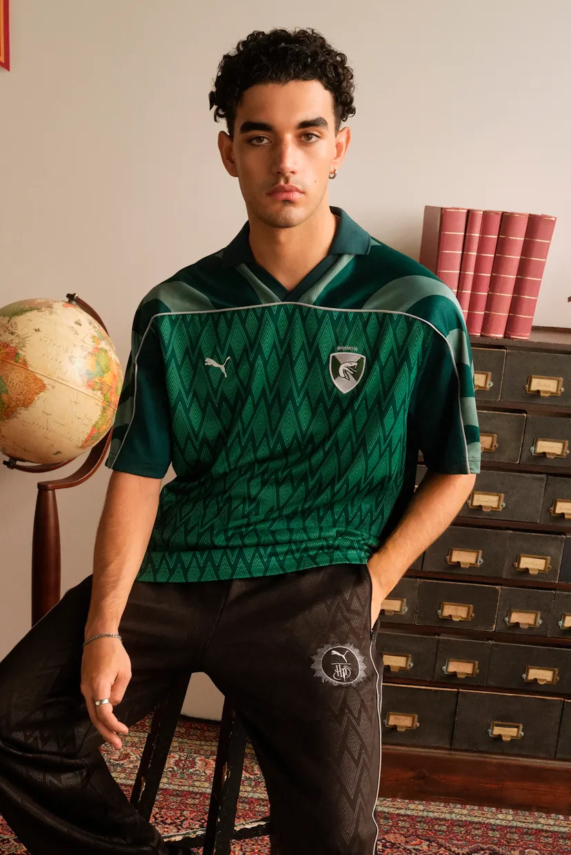Зеленая футболка с узором PUMA X HARRY POTTER Relaxed Football