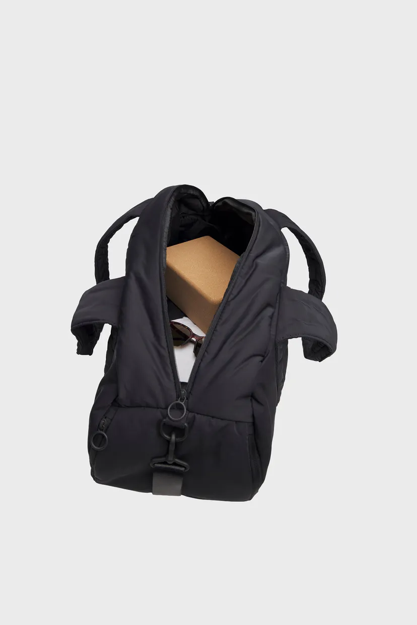 Женская черная спортивная сумка UA Studio Soft Duffle 4
