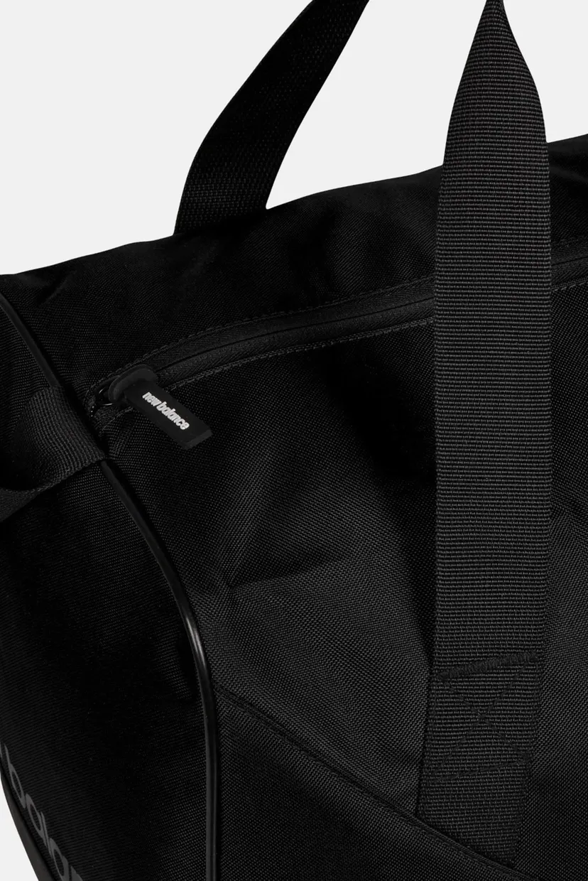 Чорна спортивна сумка  Essential Small Duffel 5