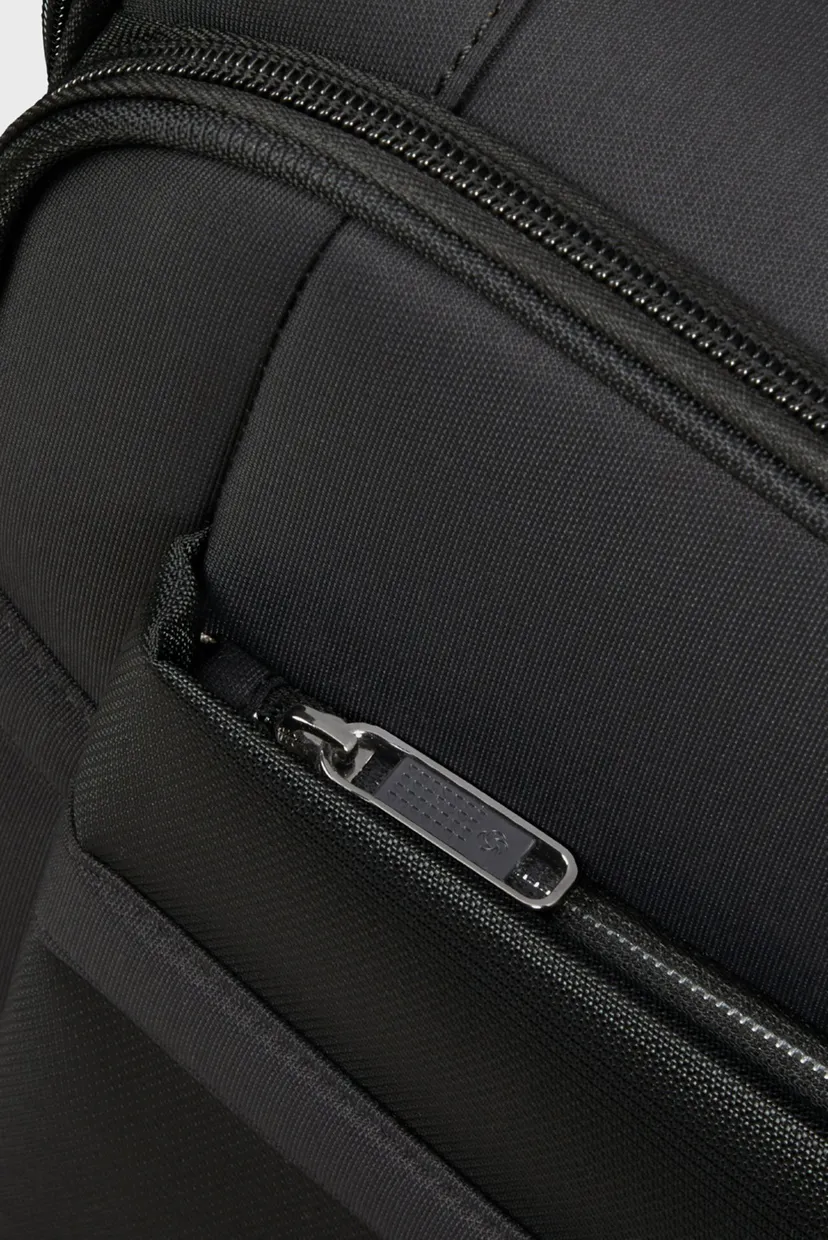 Черный чемодан 78 см AIREA BLACK 4