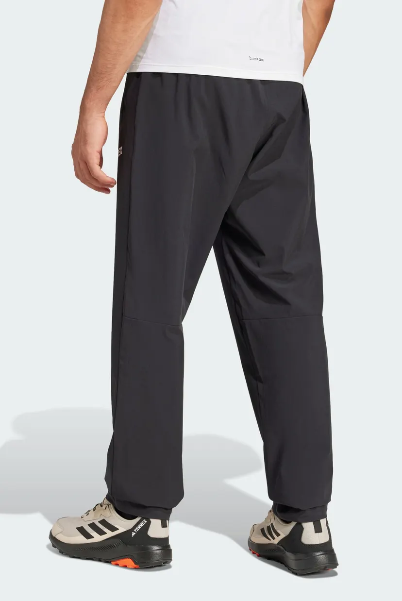Чоловічі чорні спортивні штани Multi Essentials Stretch 3