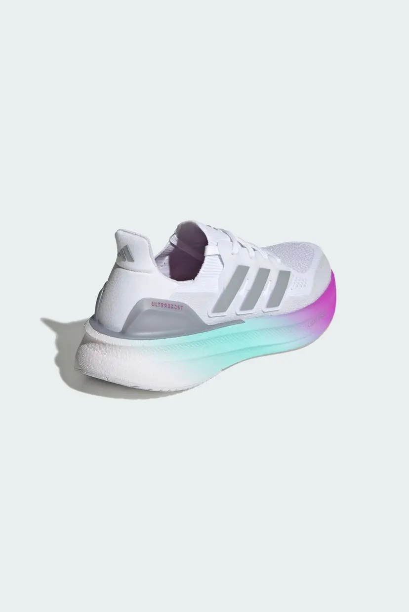 Женские белые кроссовки Ultraboost 5 5