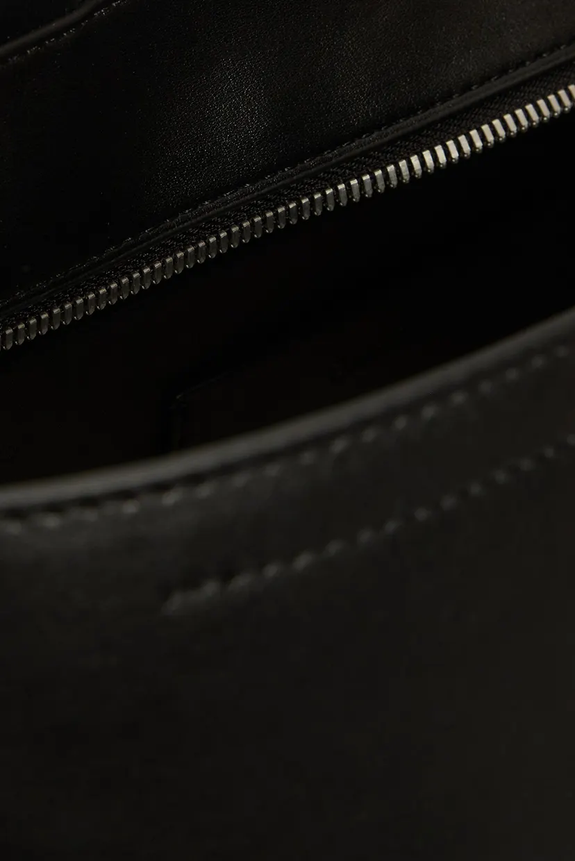 Жіноча чорна сумка SCULPTED SLIM TOTE34 5