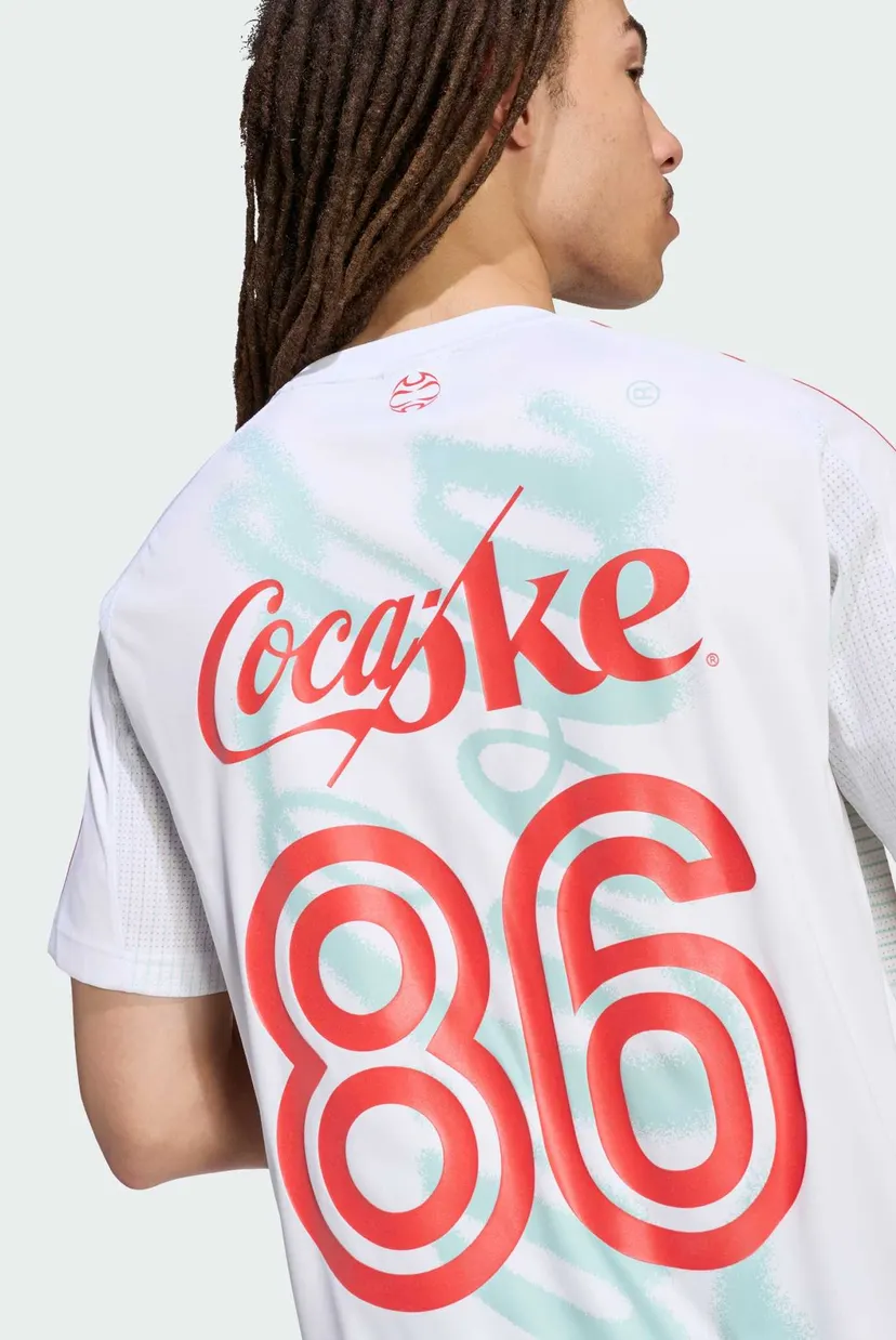 Чоловіча біла футболка з візерунком COCA COLA TEAMGEIST 26 4
