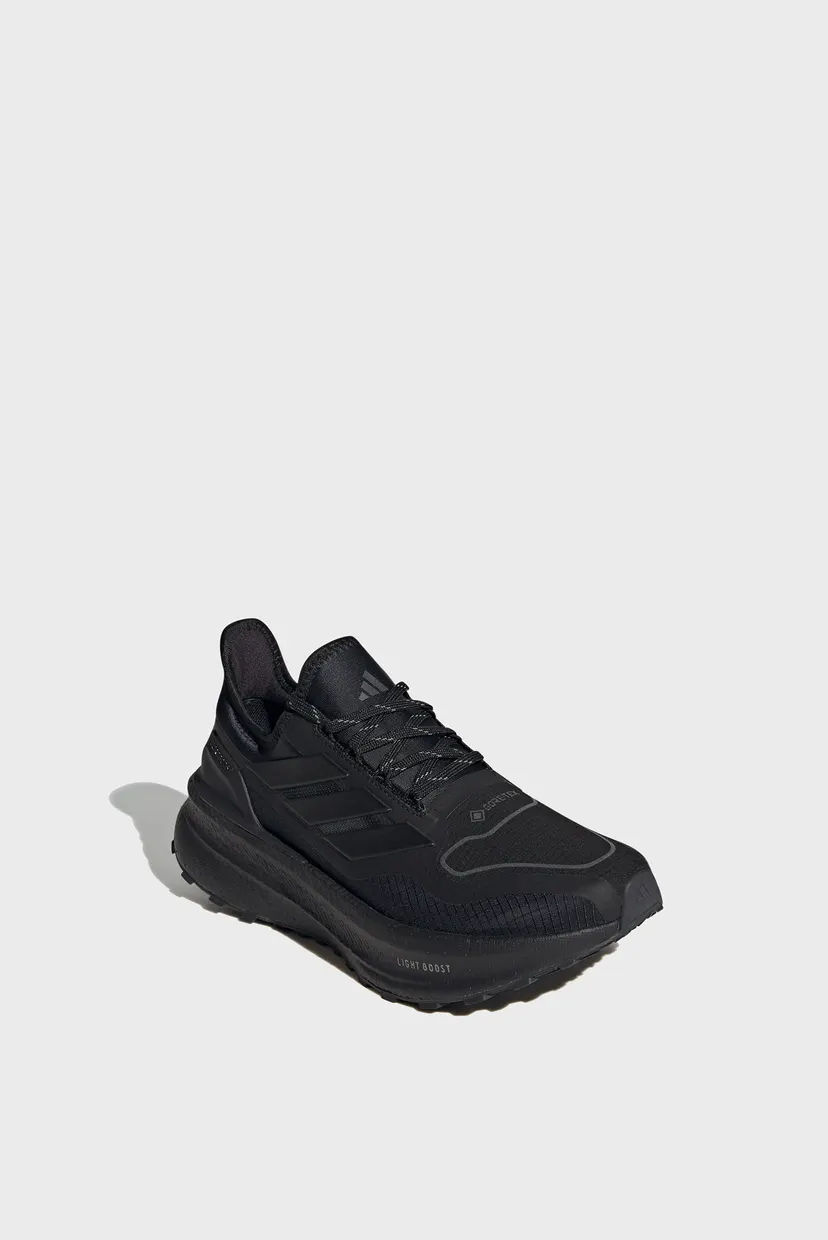 Женские черные кроссовки Ultraboost 4