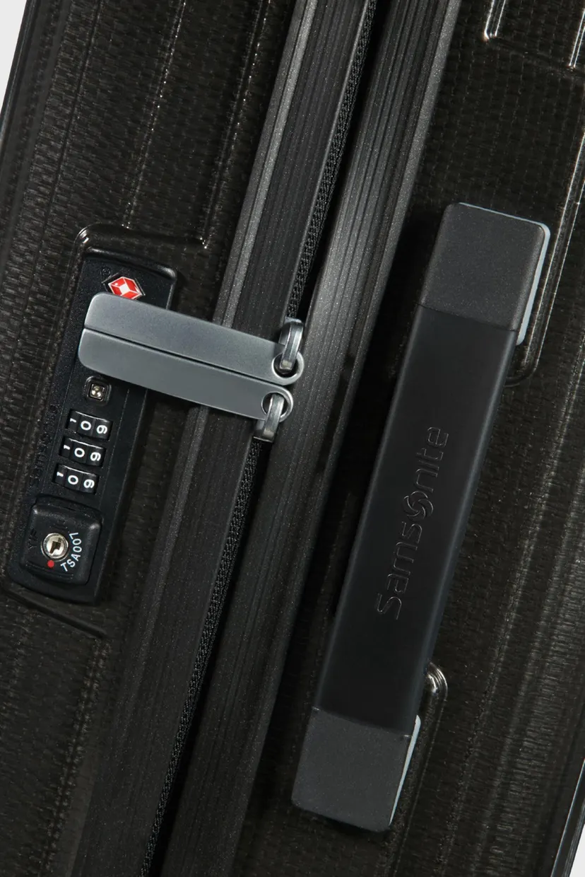 Чорна валіза 55 см LITE-BOX BLACK 6