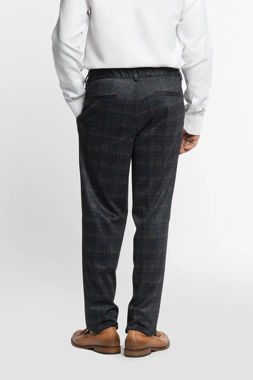 Мужские темно-серые брюки в клетку 4