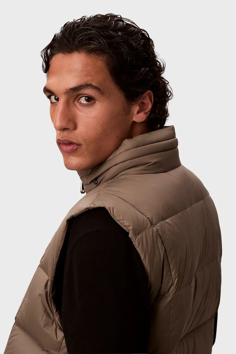 Чоловічий коричневий жилет SVLSS NYLON QUILTED PUFFER VEST 5
