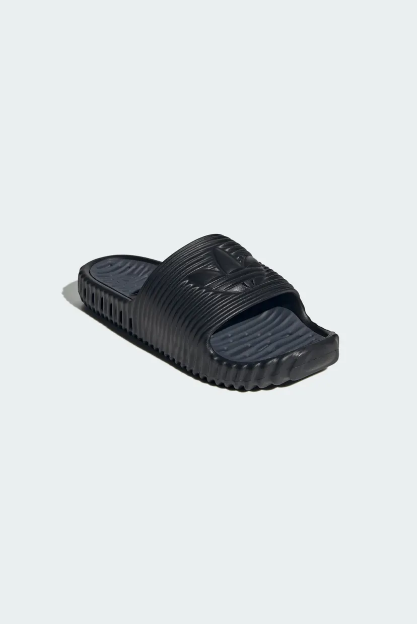 Черные слайдеры Adilette 25 4