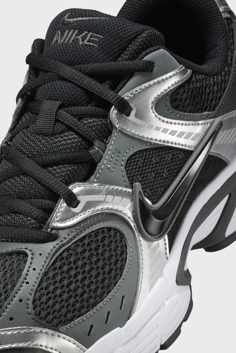 Чоловічі чорні кросівки NIKE V5 RNR Nike HJ5228-004 — MD-Fashion
