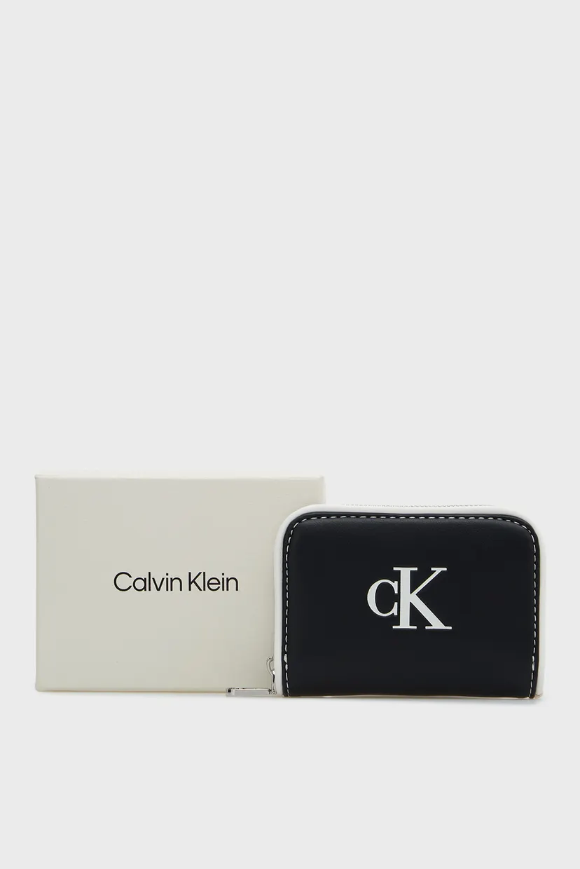 Жіночий чорний гаманець CONTRAST CK MEDIUM 5