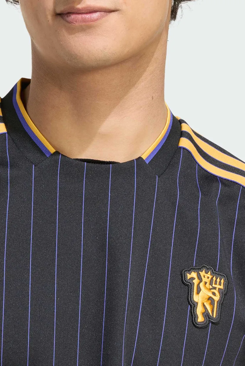 Черная футболка в полоску Manchester United Terrace Icons (унисекс) 6