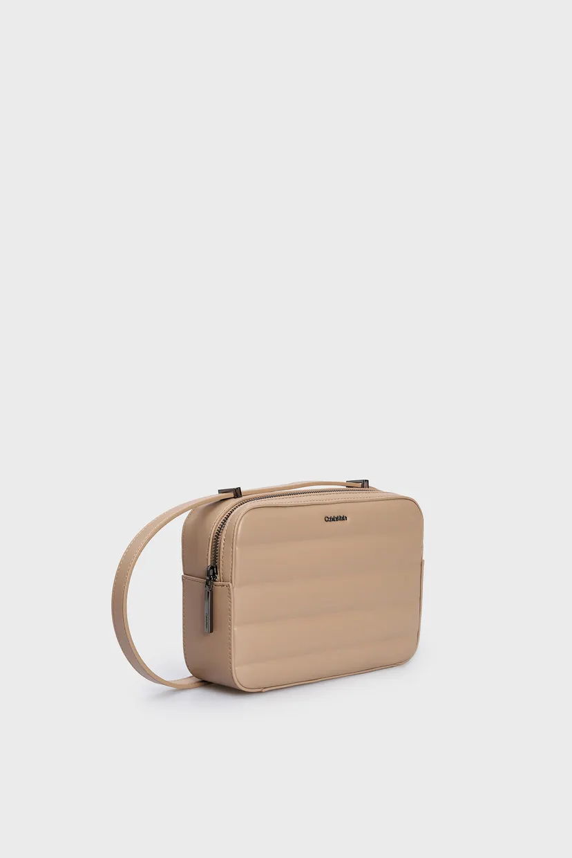 Жіноча бежева сумка LINE QUILT CAMERA BAG 3