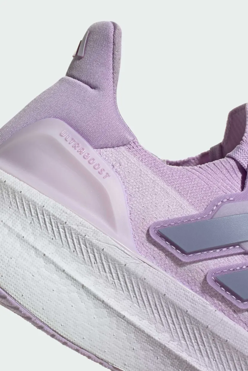 Женские сиреневые кроссовки Ultraboost 5 8
