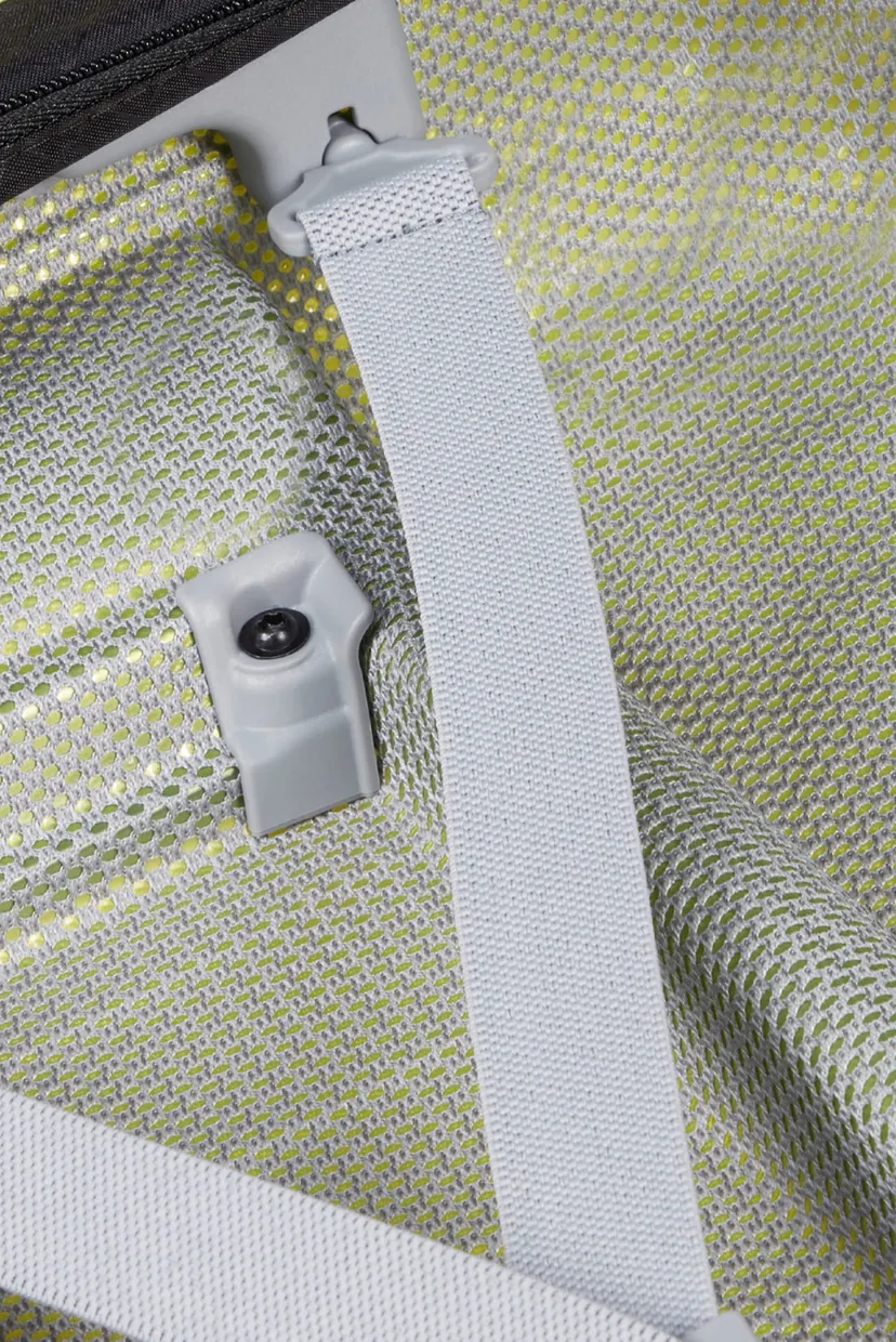 Салатовый чемодан 55 см PROXIS LIME 6