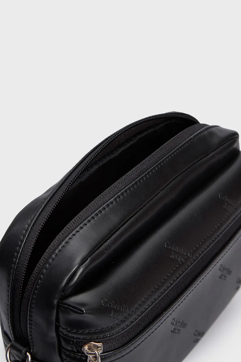 Женская черная косметичка LOGO PRINT POUCH W/FRONT POCKET 5