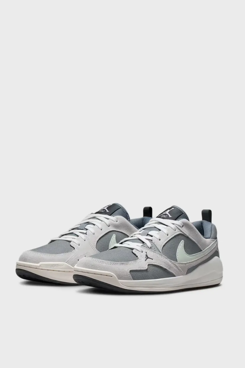 Мужские серые кроссовки JORDAN CMFT ERA 3