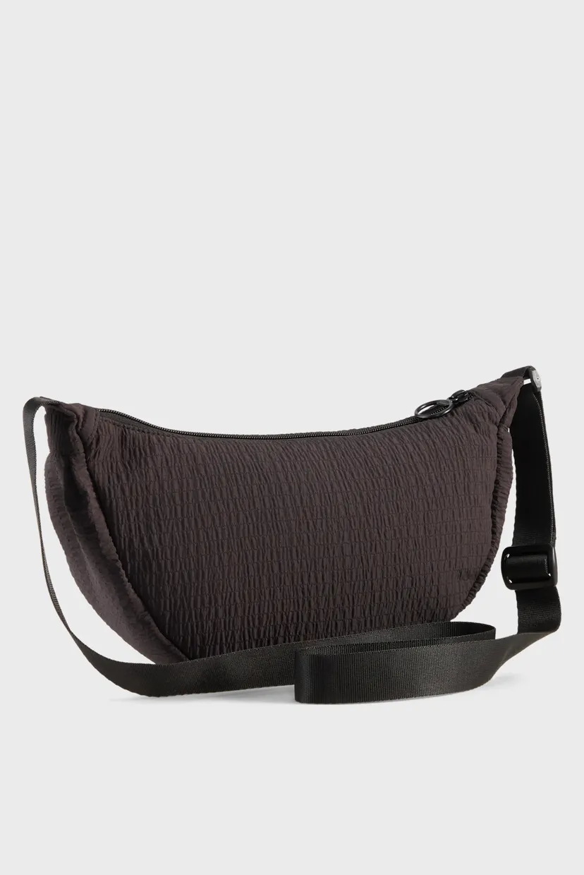 Жіноча чорна сумка Half Moon Bag PUMA 092707_01 — MD-Fashion