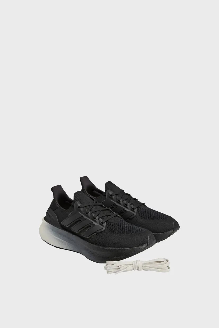 Черные кроссовки Y-3 Ultraboost 5 4