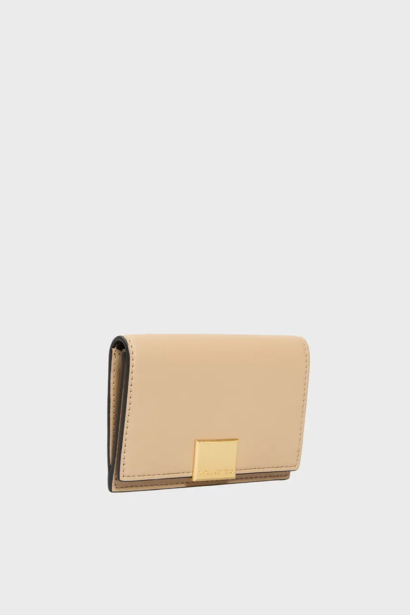 Жіночий бежевий шкіряний гаманець FOREVER FLAP CARDHOLDER 3
