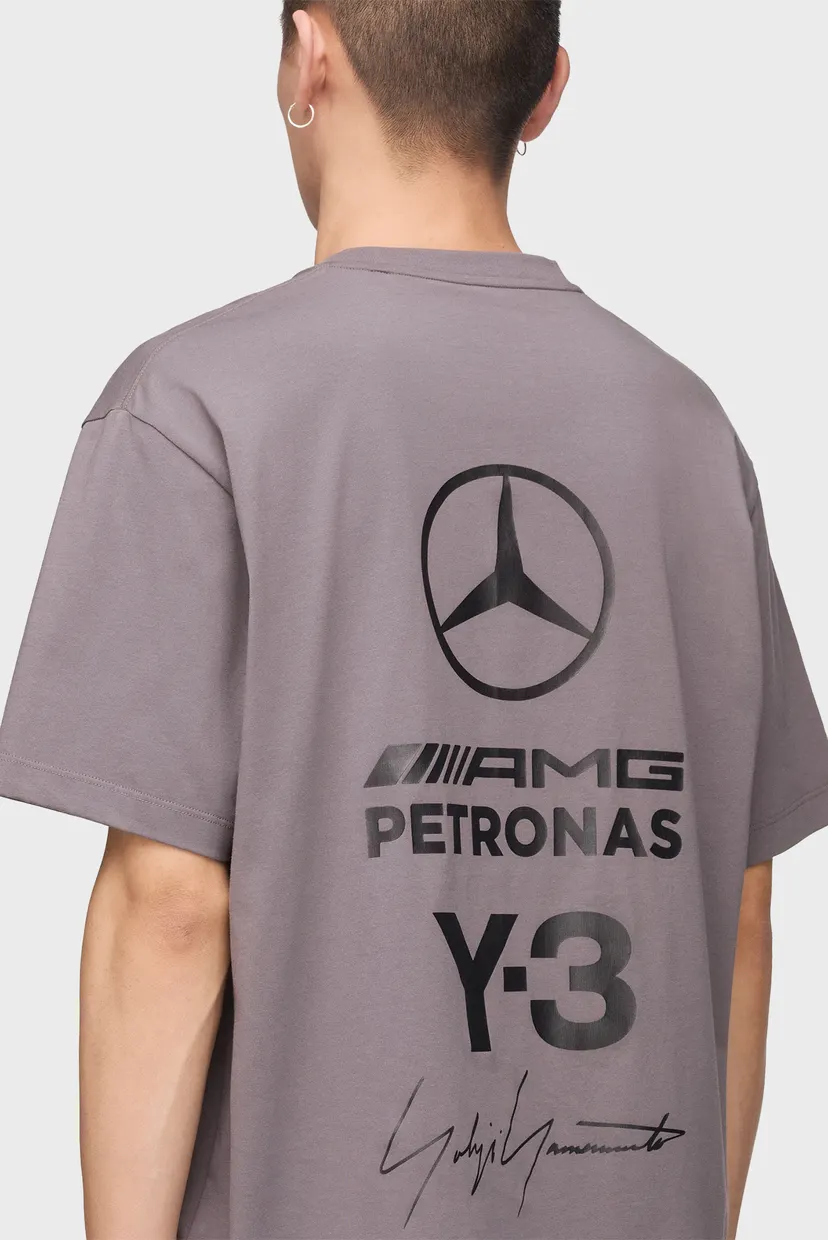 Серая футболка Y-3 MERCEDES LOGO STACK SHORT SLEEVE (унисекс) 5