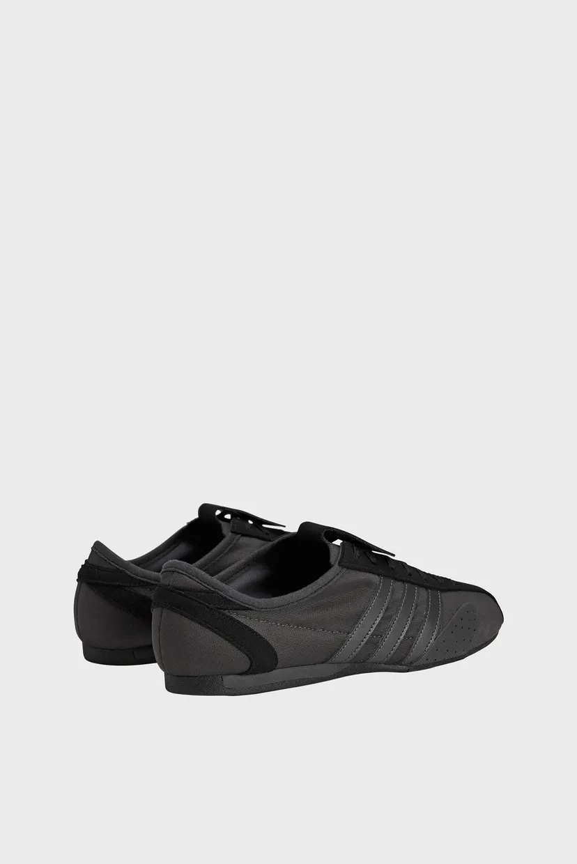 Жіночі чорні кросівки adidas by Stella McCartney Sportswear 76 5