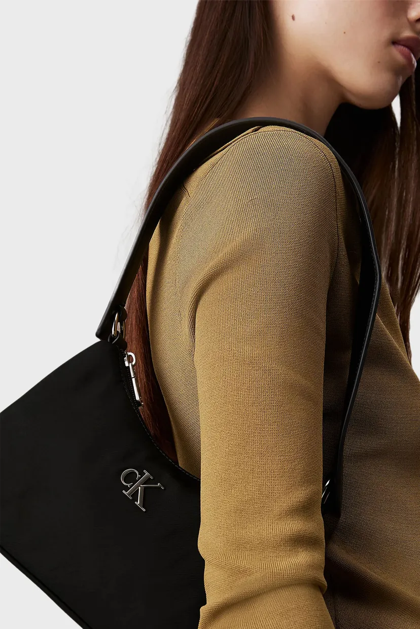 Женская черная сумка SLEEK NYLON SHOULDERBAG Calvin Klein