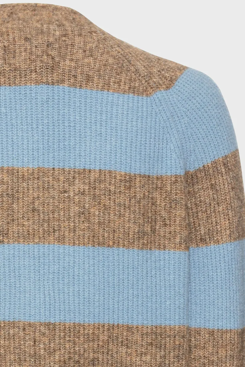 Жіночий кардиган у смужку KNITWEAR 4
